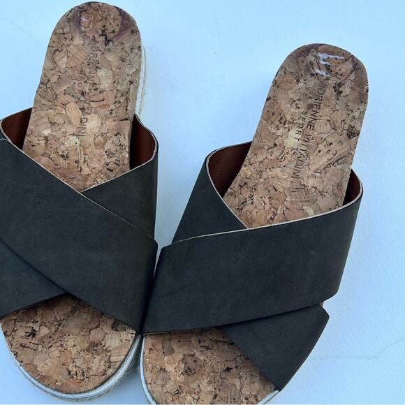 Adrienne Vittadini Women's Cork Cross Double Strap Pommery Sandals Sz 8.5 - Picture 2 of 9